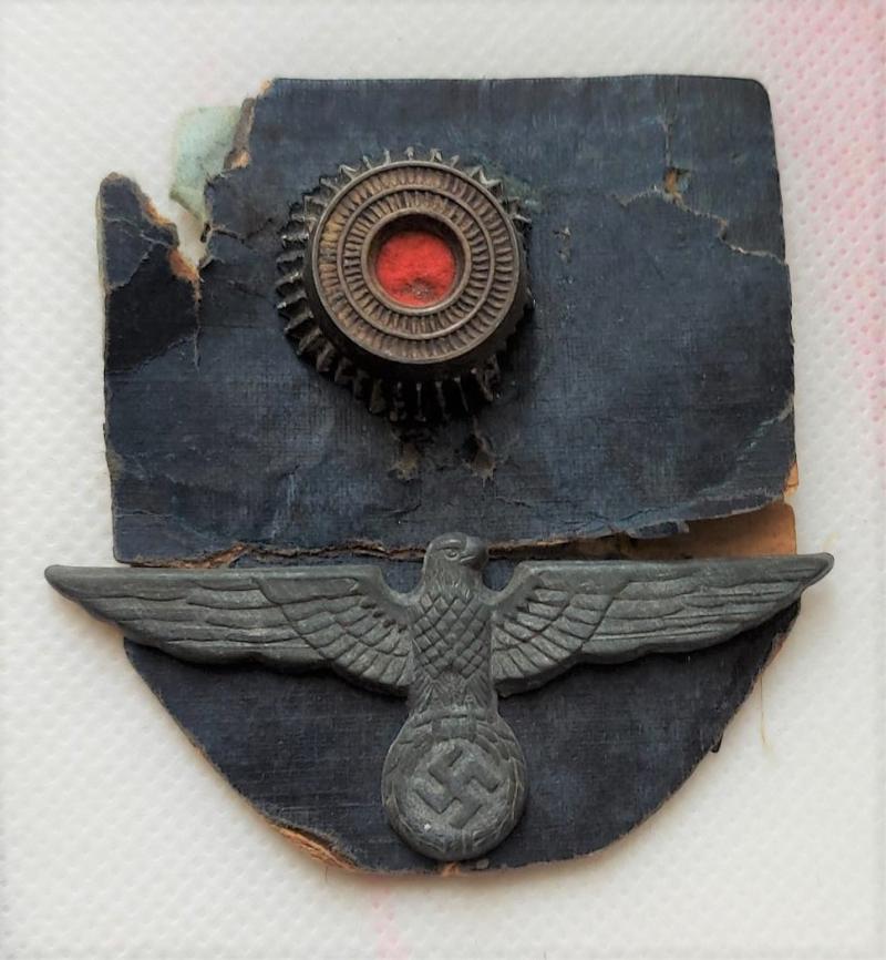 Army Cap eagle and Roundel on original card