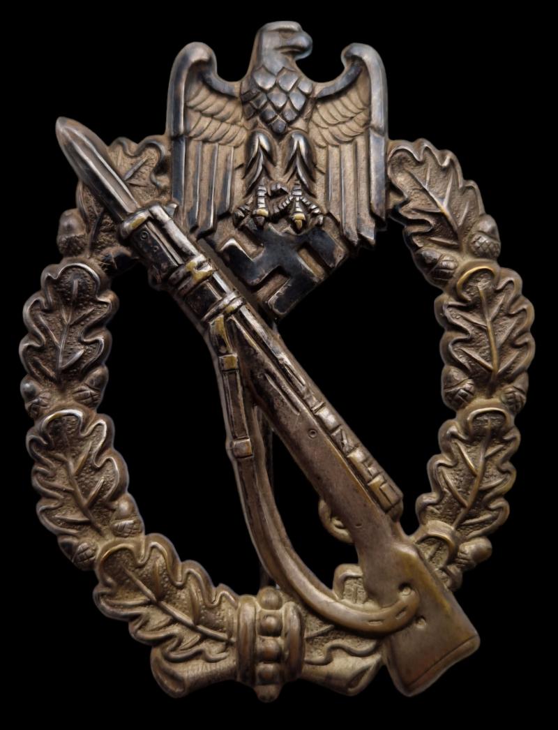 Early hollowback silver Infantry Assault Badge by Otto Schickle.