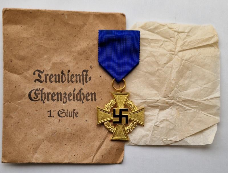 40 year Faithful Service Cross in titled packet of issue by Deschler und Söhn mm 1