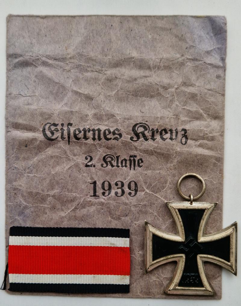 1939 Iron Cross Second Class in matching packet of issue by Hermann Aurich mm113